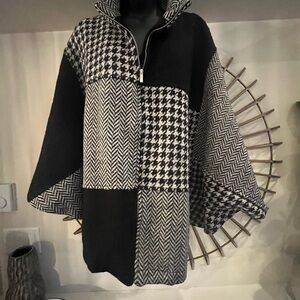 Stylish Black and White Cape for Women KATIE TODD